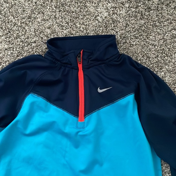 Kids Nike Dri-Fit 1/4 Zip Lightweight Sweatshirt. Size 7. - Picture 2 of 3